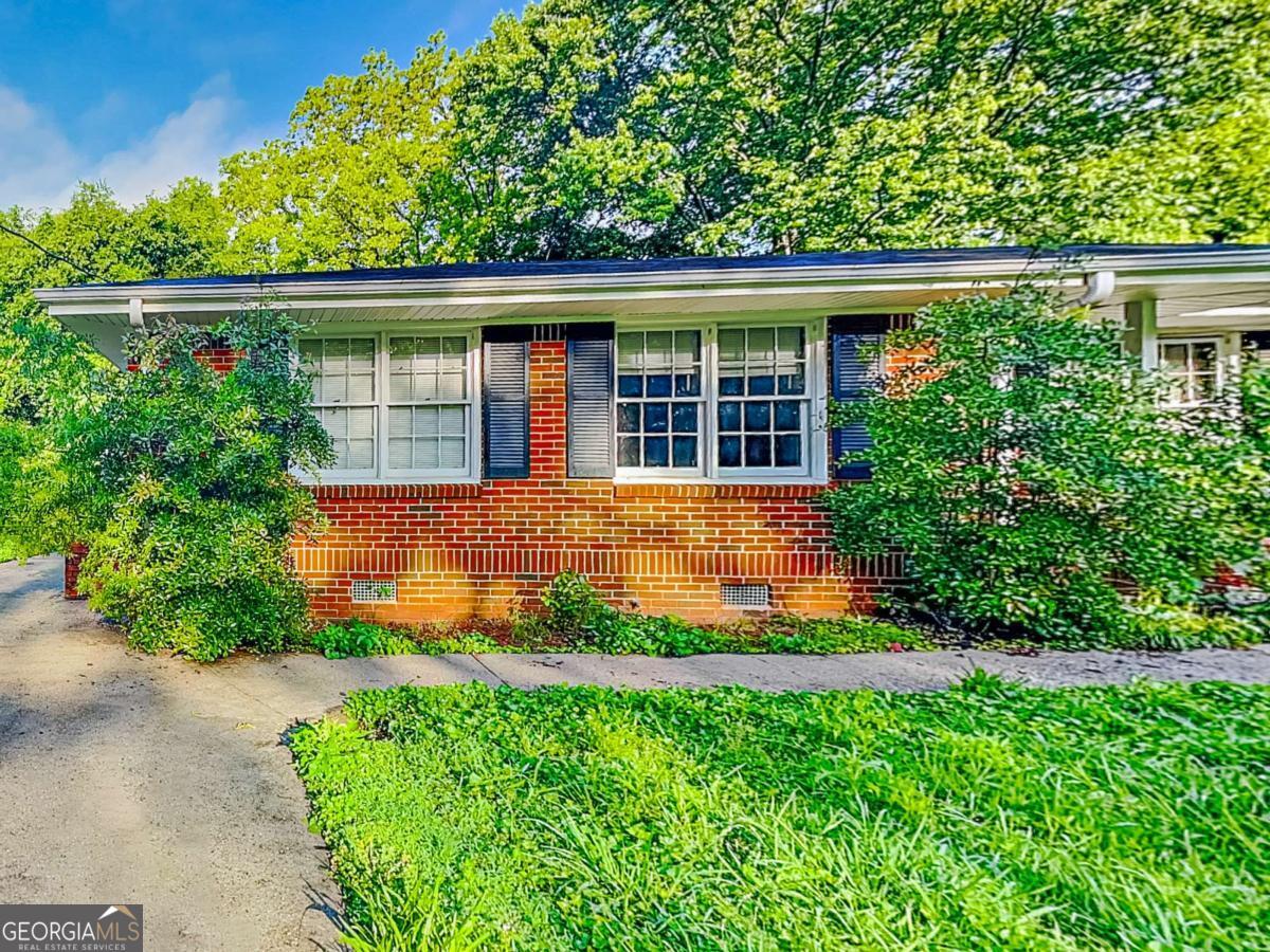 Beautifully renovated 2 bed 1 bath unit with its own driveway! Upon entering you will be greeted by the stunning flooring and well-maintained walls. The kitchen boasts matching appliances and ample counter/cabinet space. Entertain guests in the spacious living room. 2 nicely sized bedrooms and a tiled full bathroom with a tub/shower combo. Close proximity to downtown Austell with shops and restaurants. Do not miss out! Water/sewer $65 & $20 for Trash monthly This property is eligible for deposit alternative coverage in lieu of a security deposit. Eligibility requirements apply. For details and enrollment, please contact our leasing team and enjoy a deposit-free renting experience! Specialized Property Management residents are enrolled in the Resident Benefits Package (RBP) for $42.00/month which includes tenant legal liability insurance, HVAC air filter delivery (for applicable properties), credit reporting, renter rewards program, and much more! This property is on a shared utility meter and participates in a utility management program. A monthly fee of $11.99 applies, plus a one-time $40 setup fee.