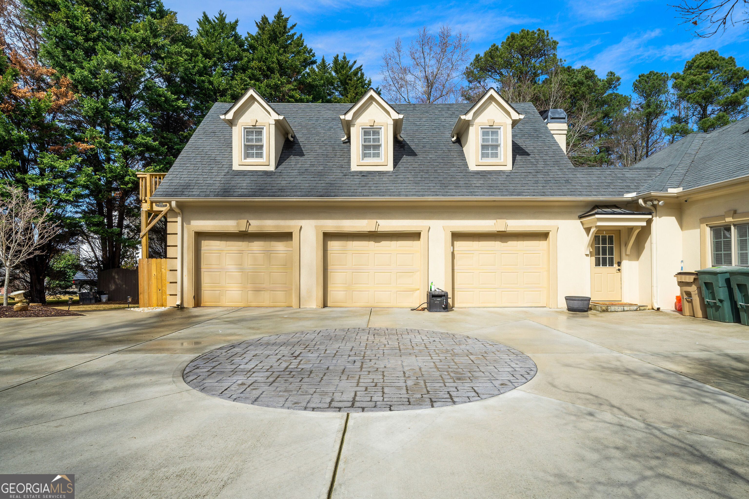 Immaculate and updated garage apartment! 1 bedroom, 1 full bath garage apartment with great room and kitchenette. Washer/Dryer included. All utilities included. Excellent location! 1 parking spot; must have 650+ credit score, income 3x monthly rent, current paystubs required, non smoking, no pets.