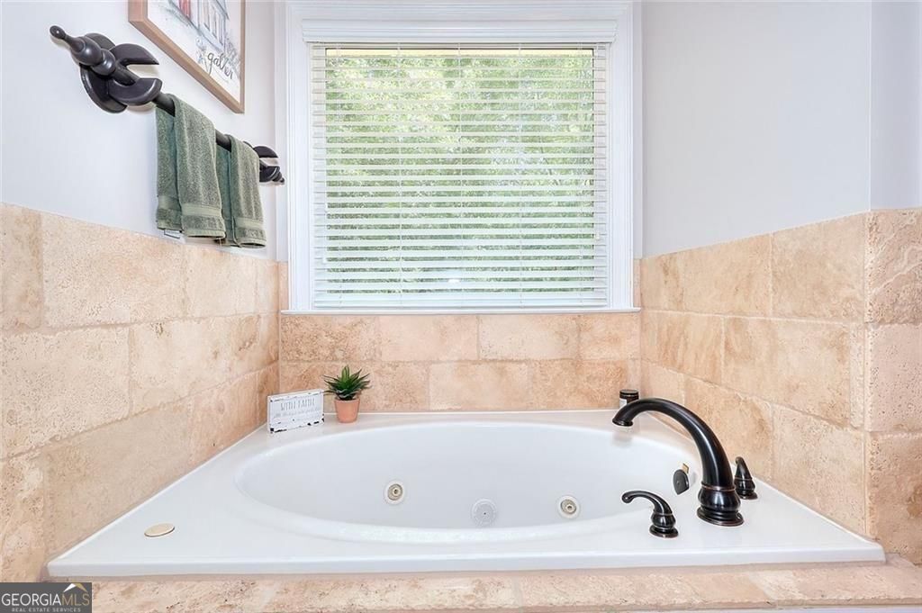 Loganville, Georgia 30052, United States, 5 Bedrooms Bedrooms, ,4 BathroomsBathrooms,Residential,Active,214809