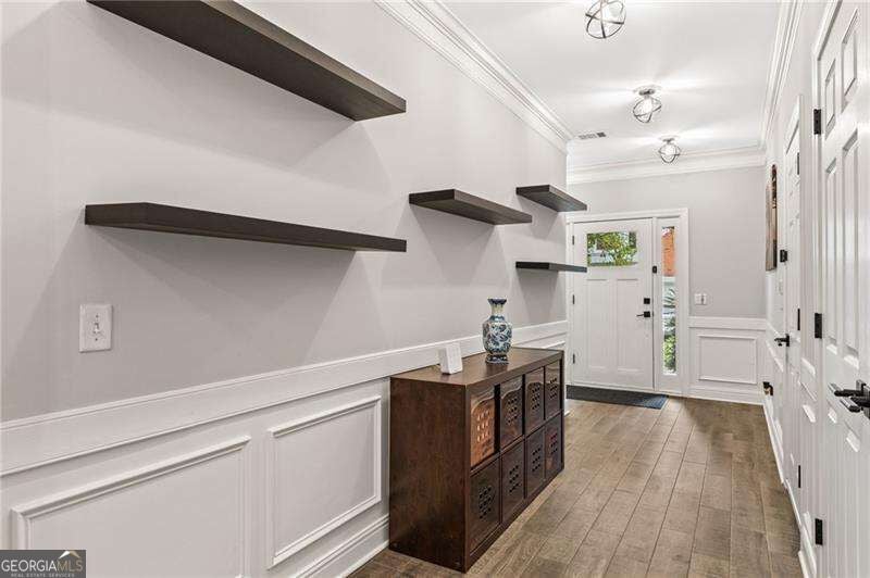 2449 Manor WALK