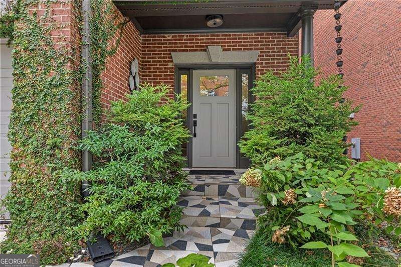 Photo of 2449 Manor Walk, Decatur, GA 30030 (MLS # 10855431)