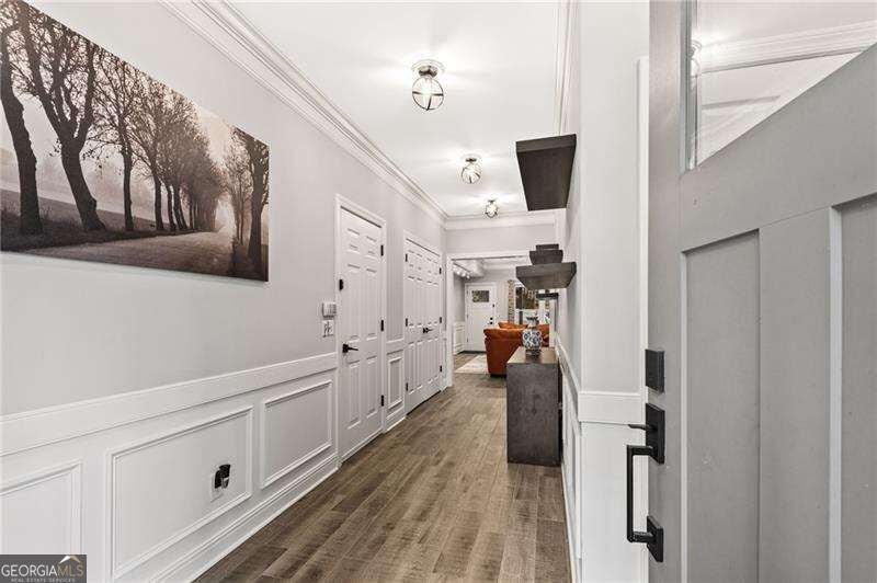 2449 Manor WALK