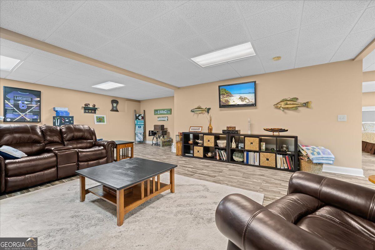 426 Handrops LN