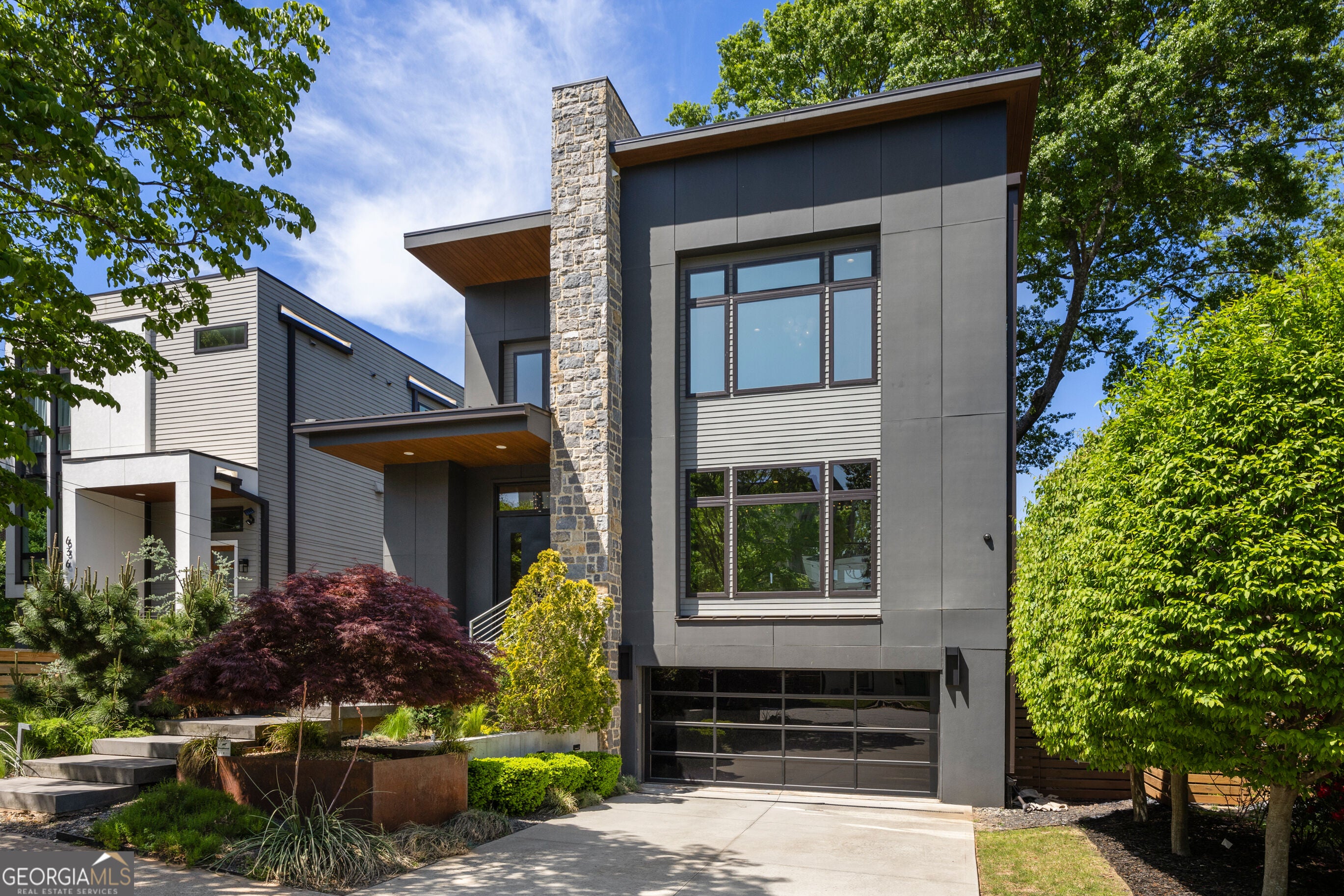 640 East AVE NE