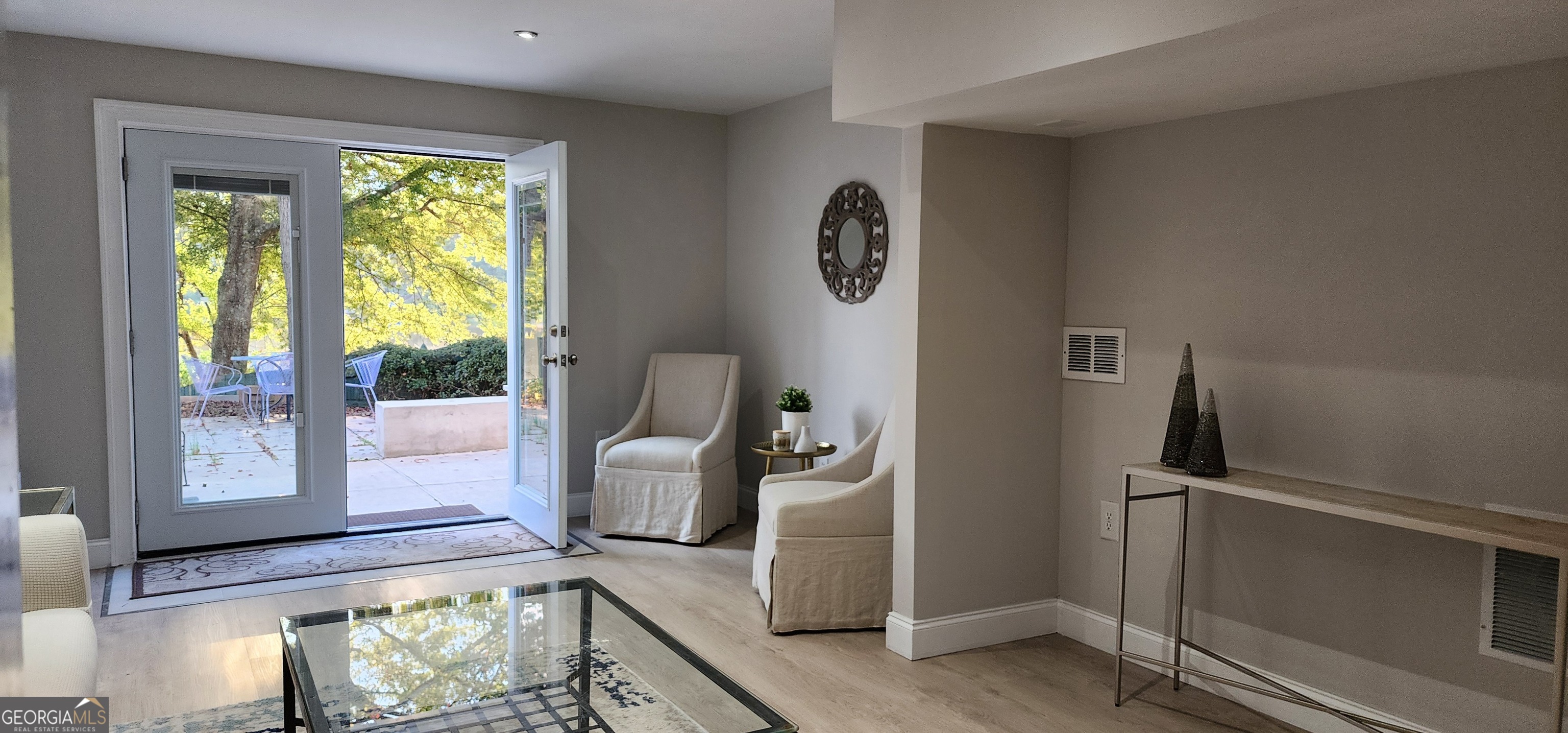 Suwanee, Georgia 30024, United States, 2 Bedrooms Bedrooms, ,1 BathroomBathrooms,Residential,Active,41523