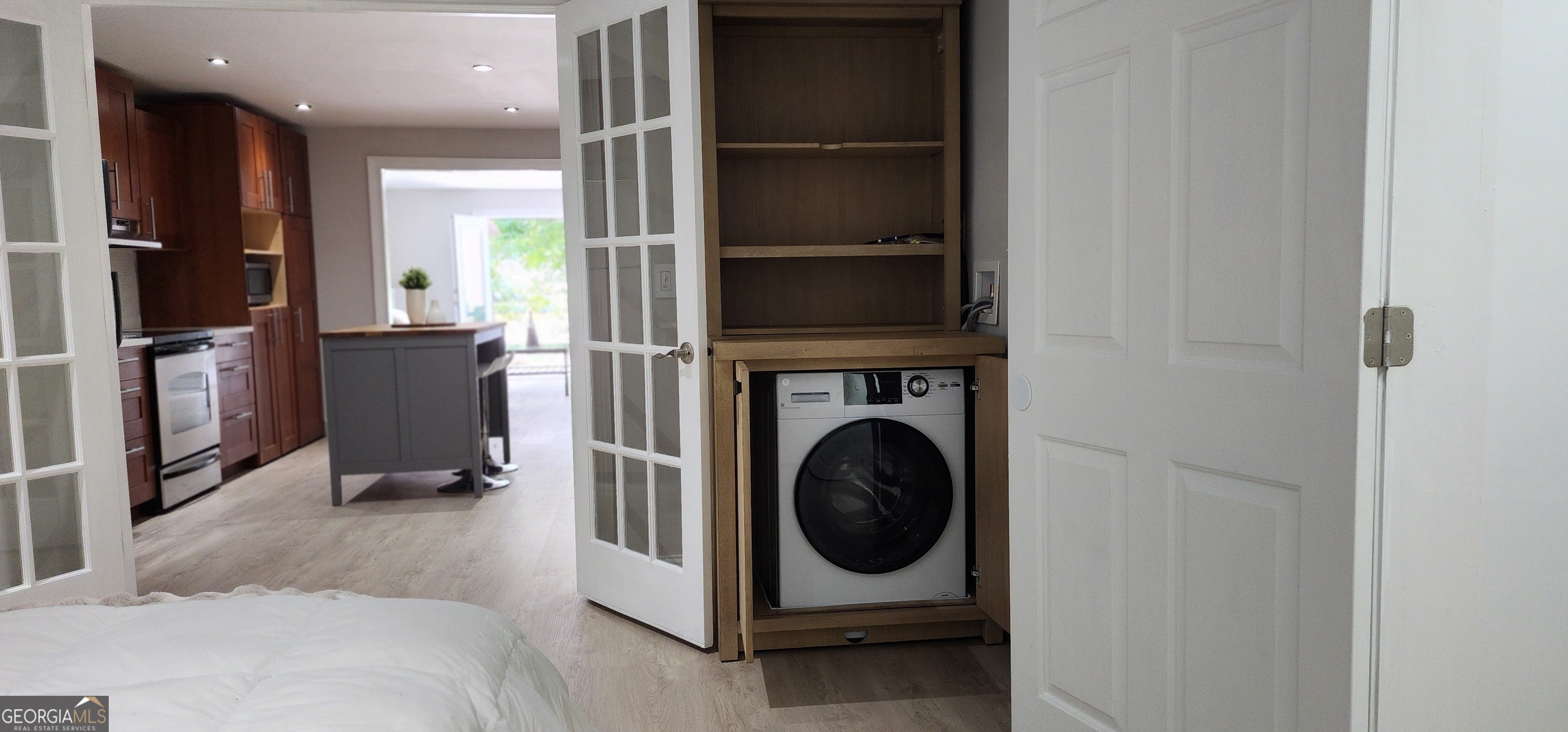 Suwanee, Georgia 30024, United States, 2 Bedrooms Bedrooms, ,1 BathroomBathrooms,Residential,Active,41523