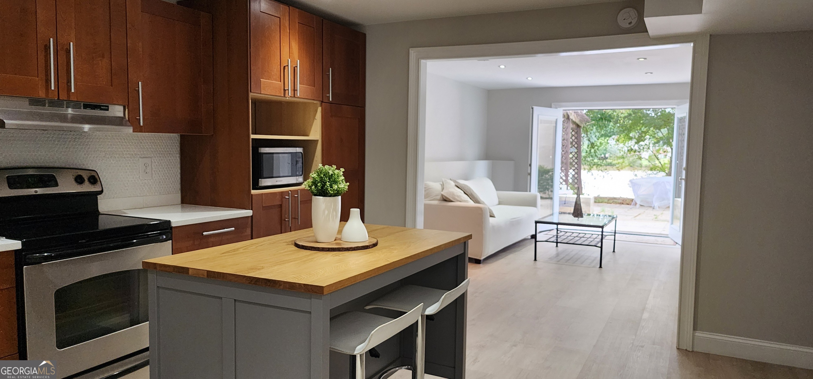 Suwanee, Georgia 30024, United States, 2 Bedrooms Bedrooms, ,1 BathroomBathrooms,Residential,Active,41523