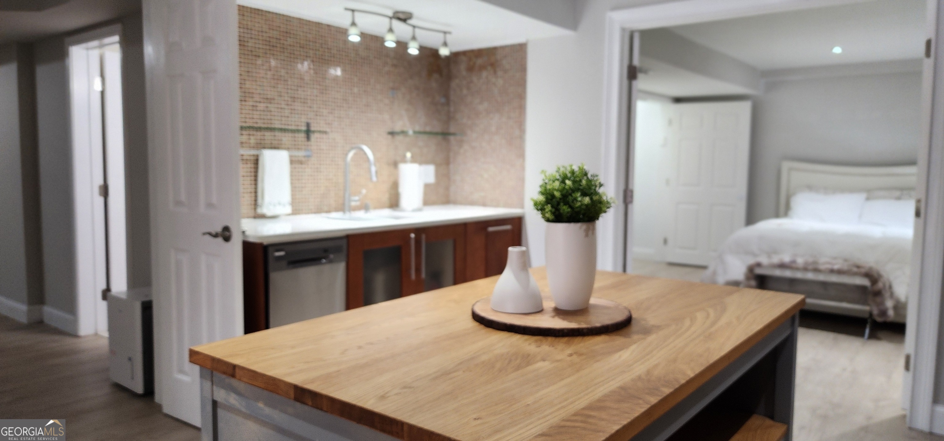 Suwanee, Georgia 30024, United States, 2 Bedrooms Bedrooms, ,1 BathroomBathrooms,Residential,Active,41523