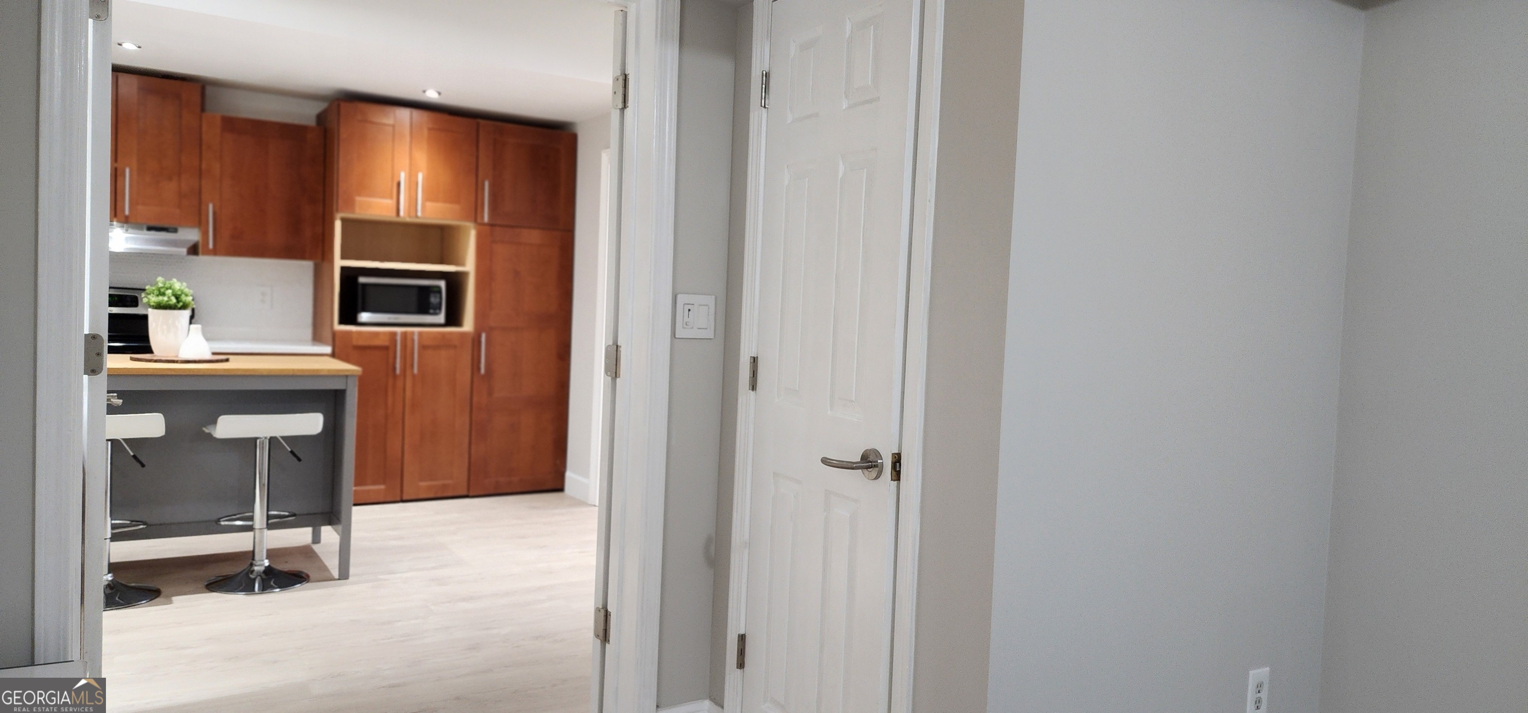 Suwanee, Georgia 30024, United States, 2 Bedrooms Bedrooms, ,1 BathroomBathrooms,Residential,Active,41523