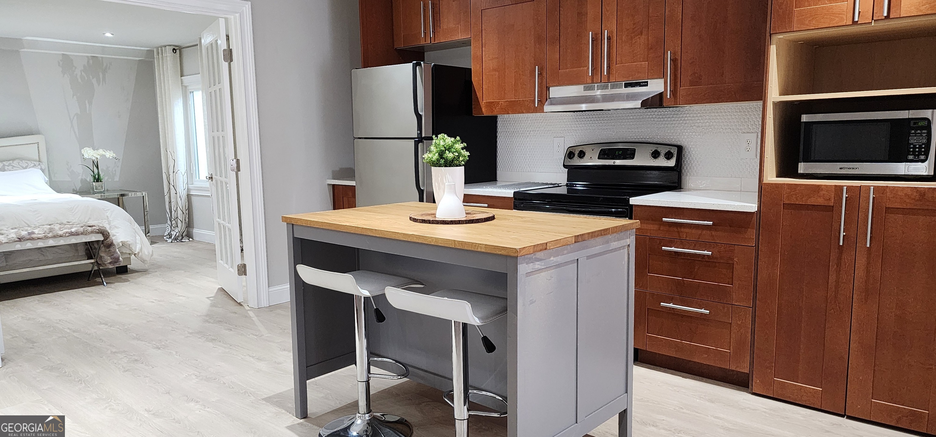 Suwanee, Georgia 30024, United States, 2 Bedrooms Bedrooms, ,1 BathroomBathrooms,Residential,Active,41523