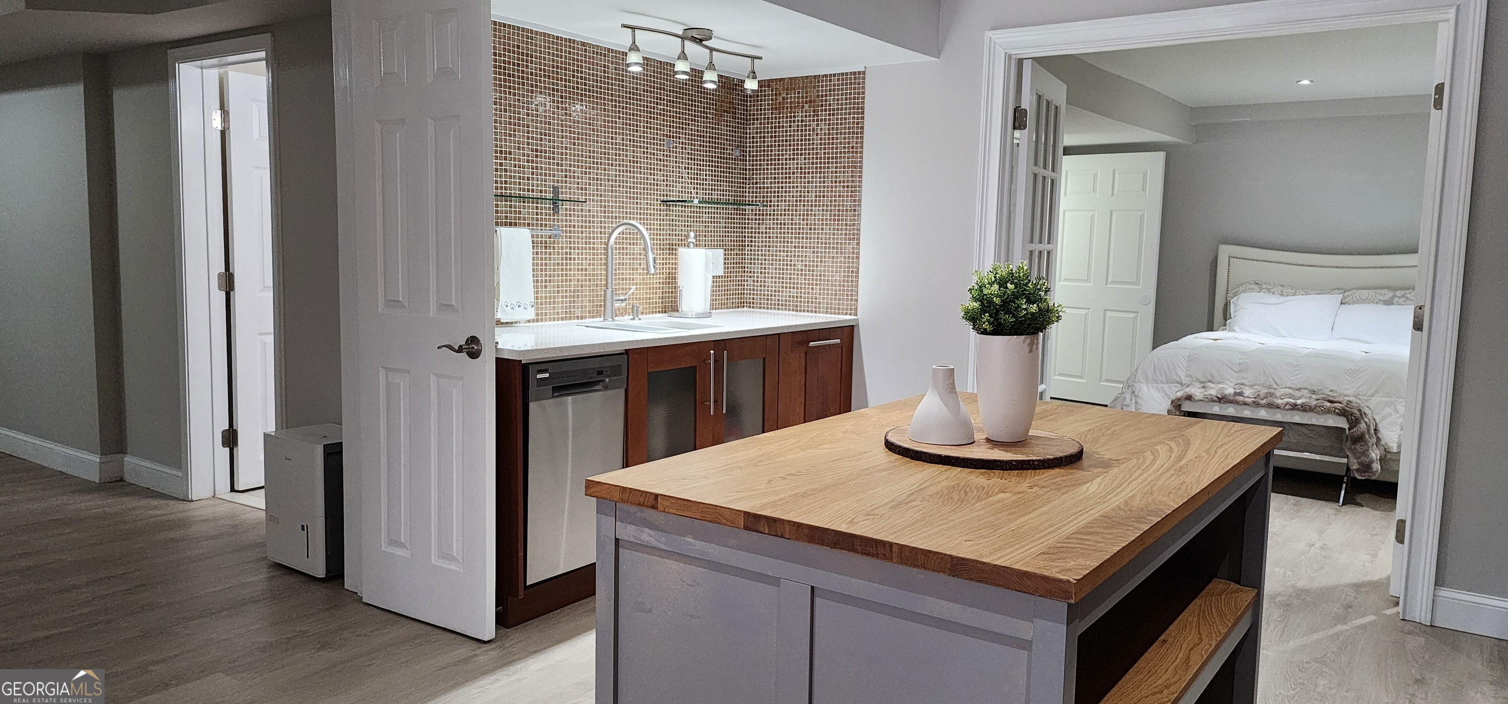 Suwanee, Georgia 30024, United States, 2 Bedrooms Bedrooms, ,1 BathroomBathrooms,Residential,Active,41523