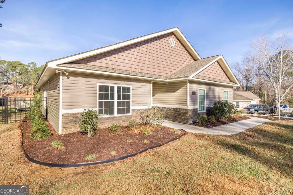 Photo of 202 S Lake Court, Dublin, GA 31021 (MLS # 10681593)