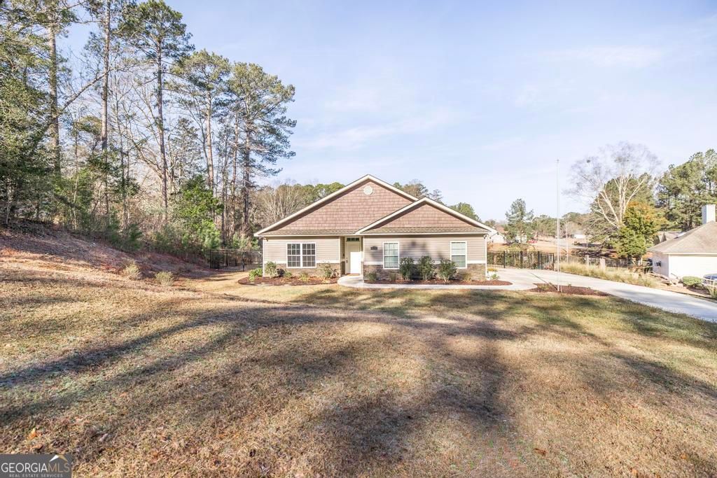 Photo of 202 S Lake Court, Dublin, GA 31021 (MLS # 10681593)