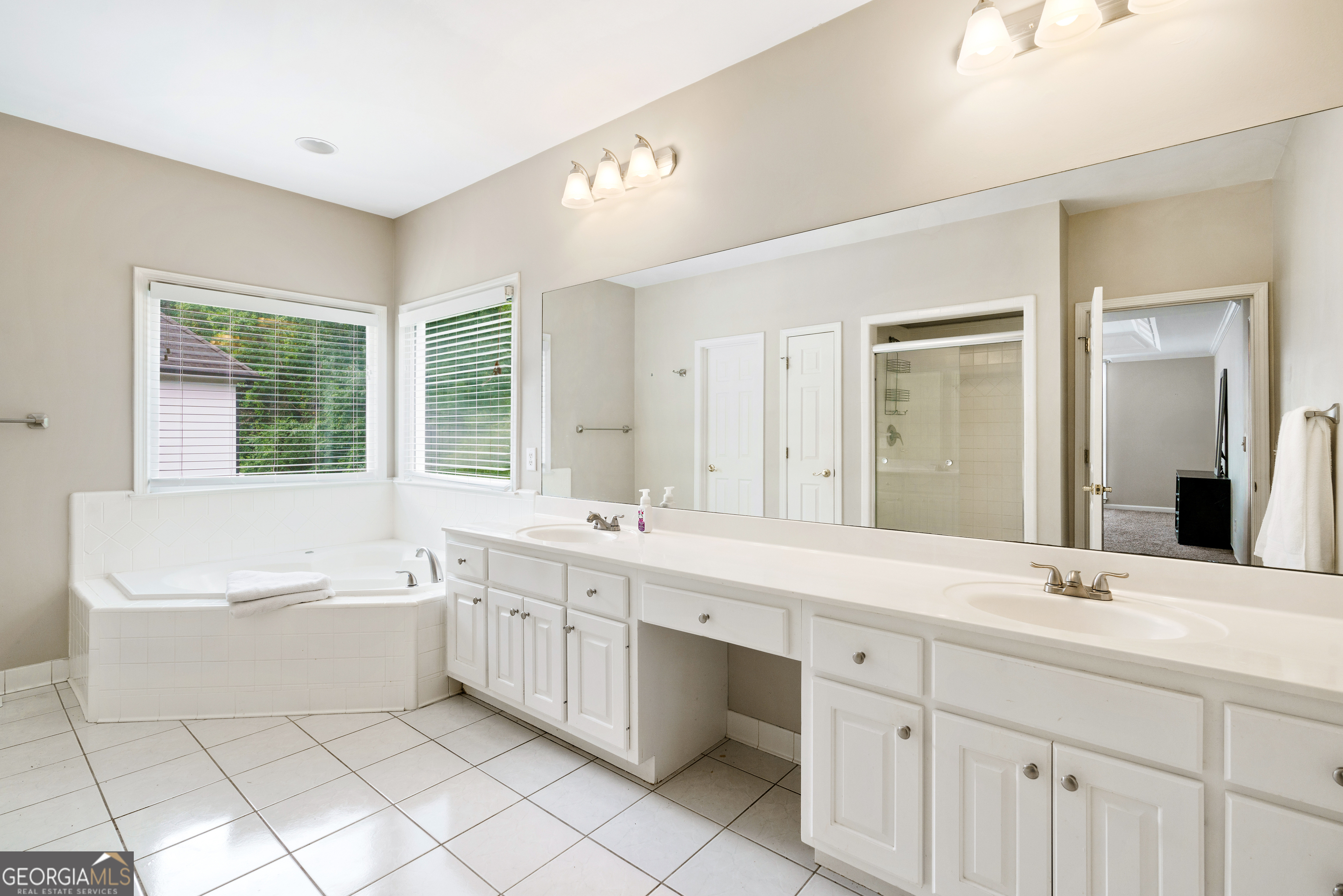 Dacula, Georgia 30019, United States, 4 Bedrooms Bedrooms, ,4 BathroomsBathrooms,Residential,Pending,50808