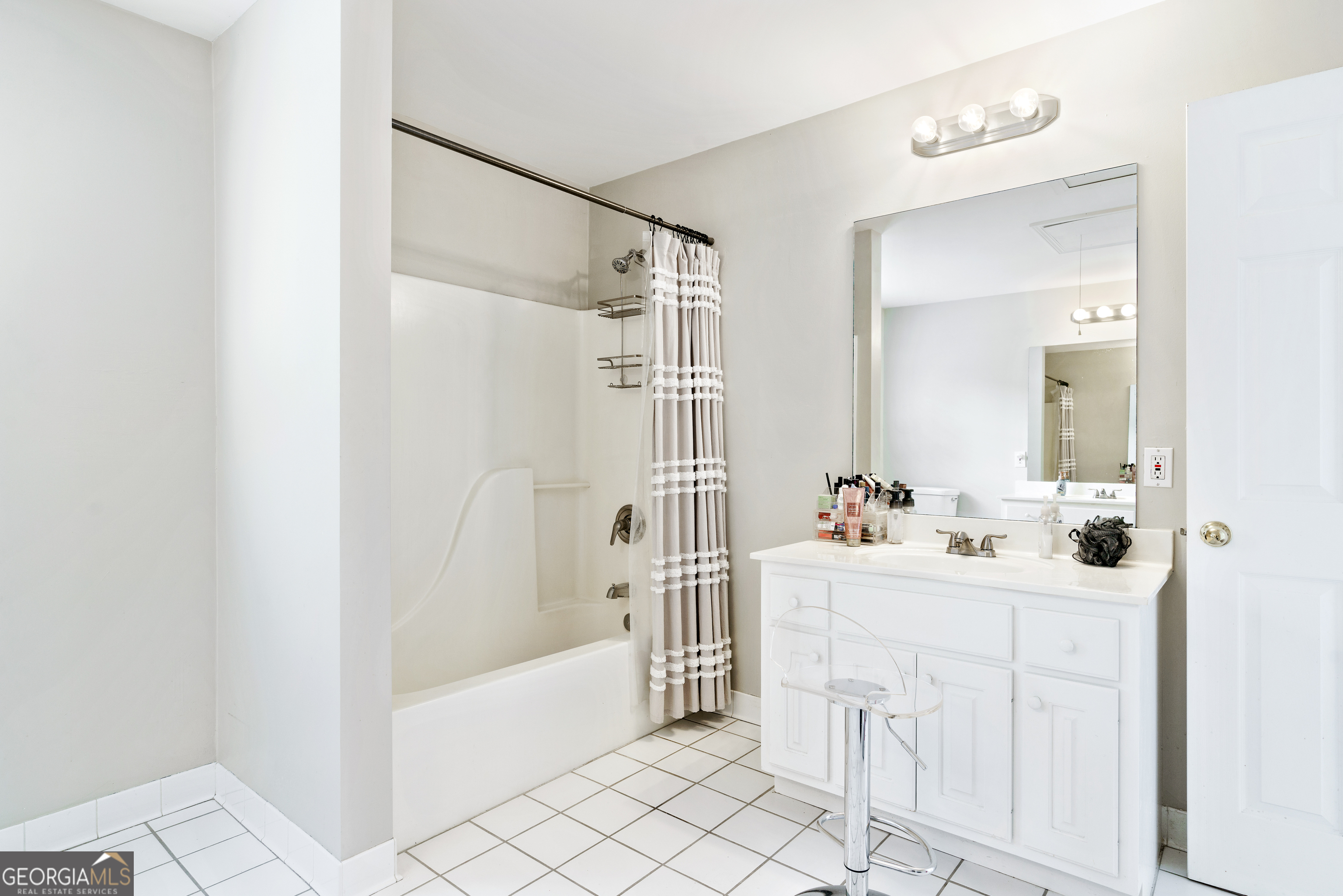 Dacula, Georgia 30019, United States, 4 Bedrooms Bedrooms, ,4 BathroomsBathrooms,Residential,Pending,50808