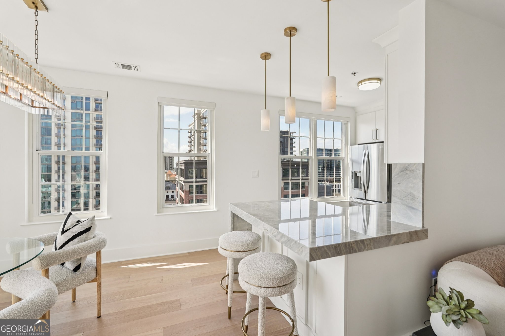 325 E Paces Ferry RD NE APT 1608