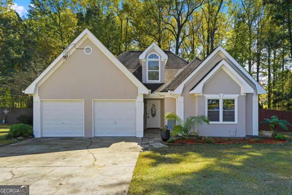 Photo of 1210 BURNING BUSH Drive, Loganville, GA 30052 (MLS # 10637218)