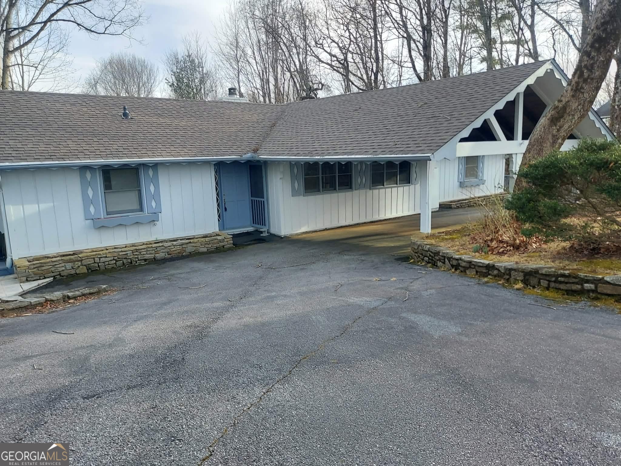 137 Pleasant Mountain DR