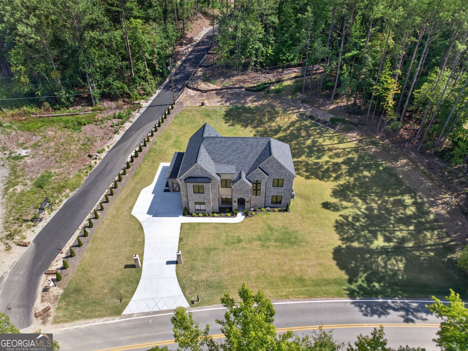 1557 Whitley RD