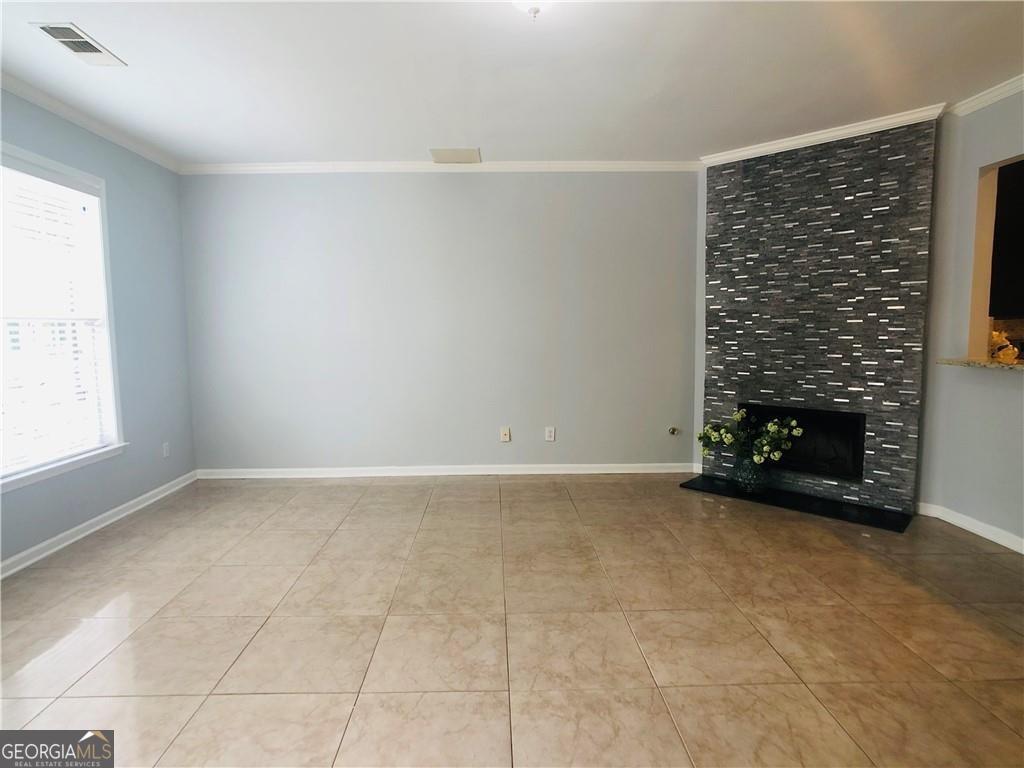 4645 Valais CT 10