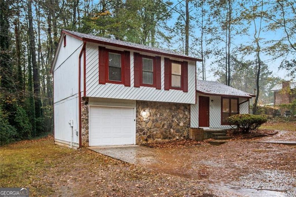 Photo of 5035 FAIRFOREST Drive, Stone Mountain, GA 30088 (MLS # 10633238)