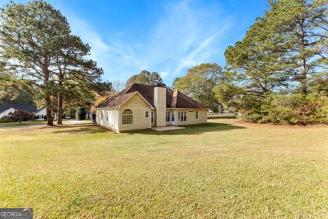 A home in Newnan