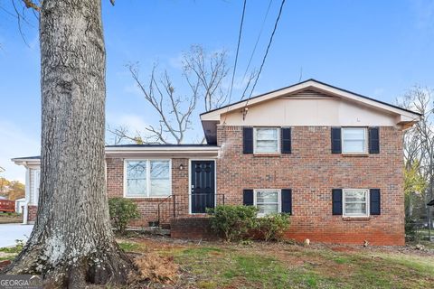 Photo of 820 Oakdale Drive, Forest Park, GA 30297 (MLS # 10649801)