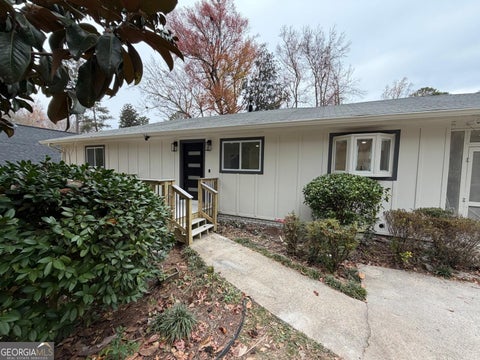 Photo of 42 W Belle Isle Road NE, Atlanta, GA 30342 (MLS # 10835036)
