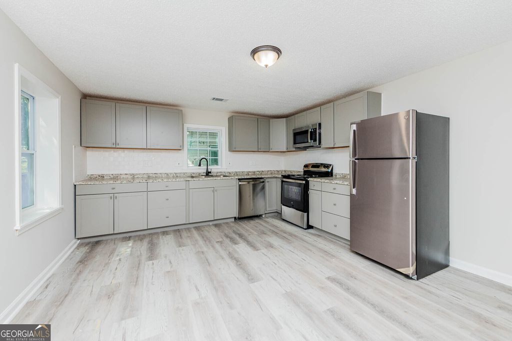 Photo of 3584 Log Cabin Drive, Macon, GA 31204 (MLS # 10661811)