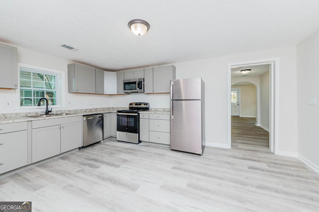 Photo of 3584 Log Cabin Drive, Macon, GA 31204 (MLS # 10661811)