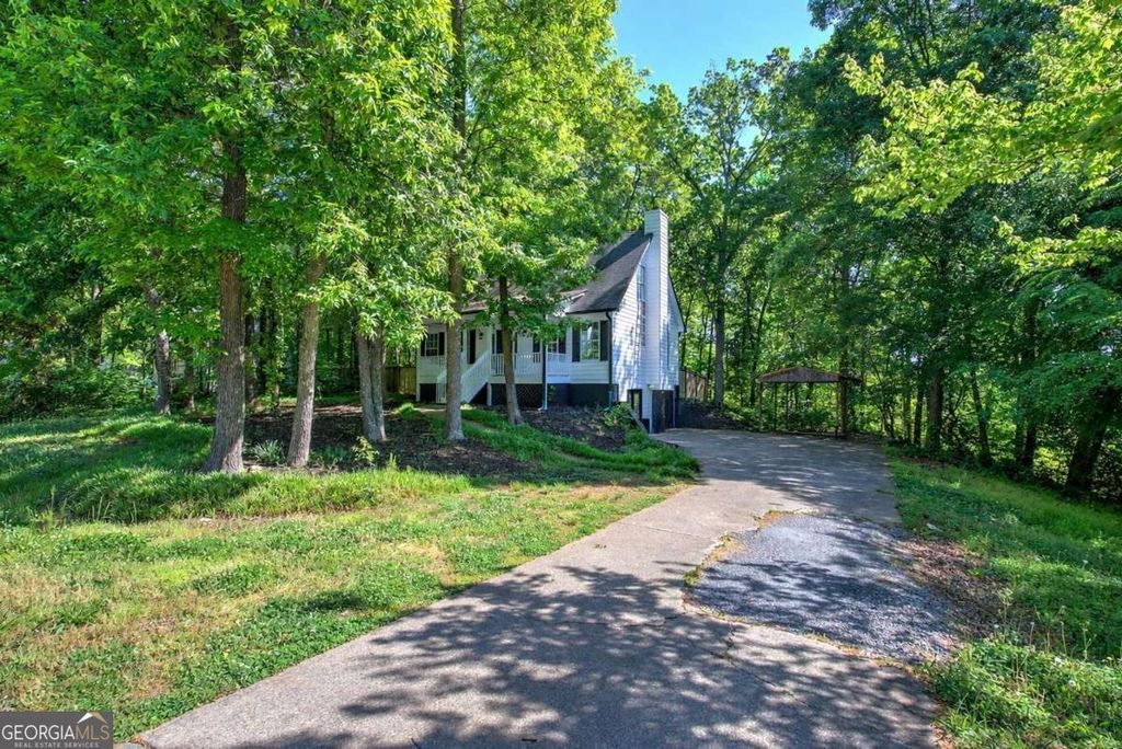 Photo of 22 Nottingham Drive NW, Cartersville, GA 30121 (MLS # 10737857)