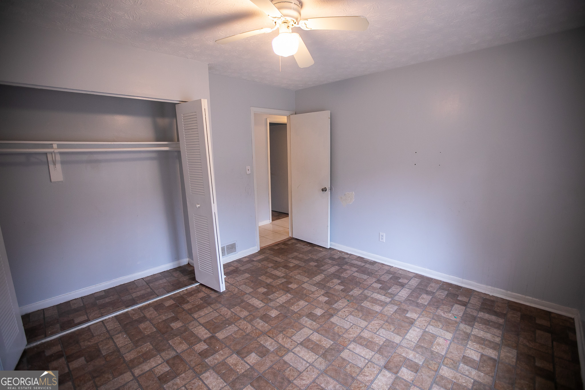 4903 Martins Crossing RD