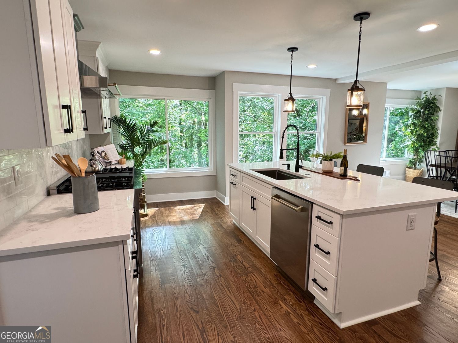 RAINTREE FOREST - Residential