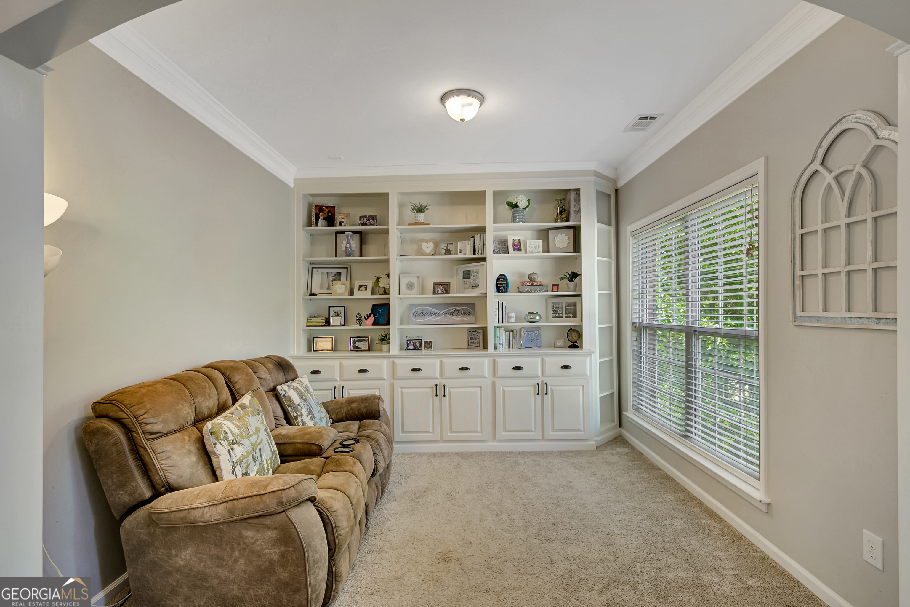 381 Rosebay LN