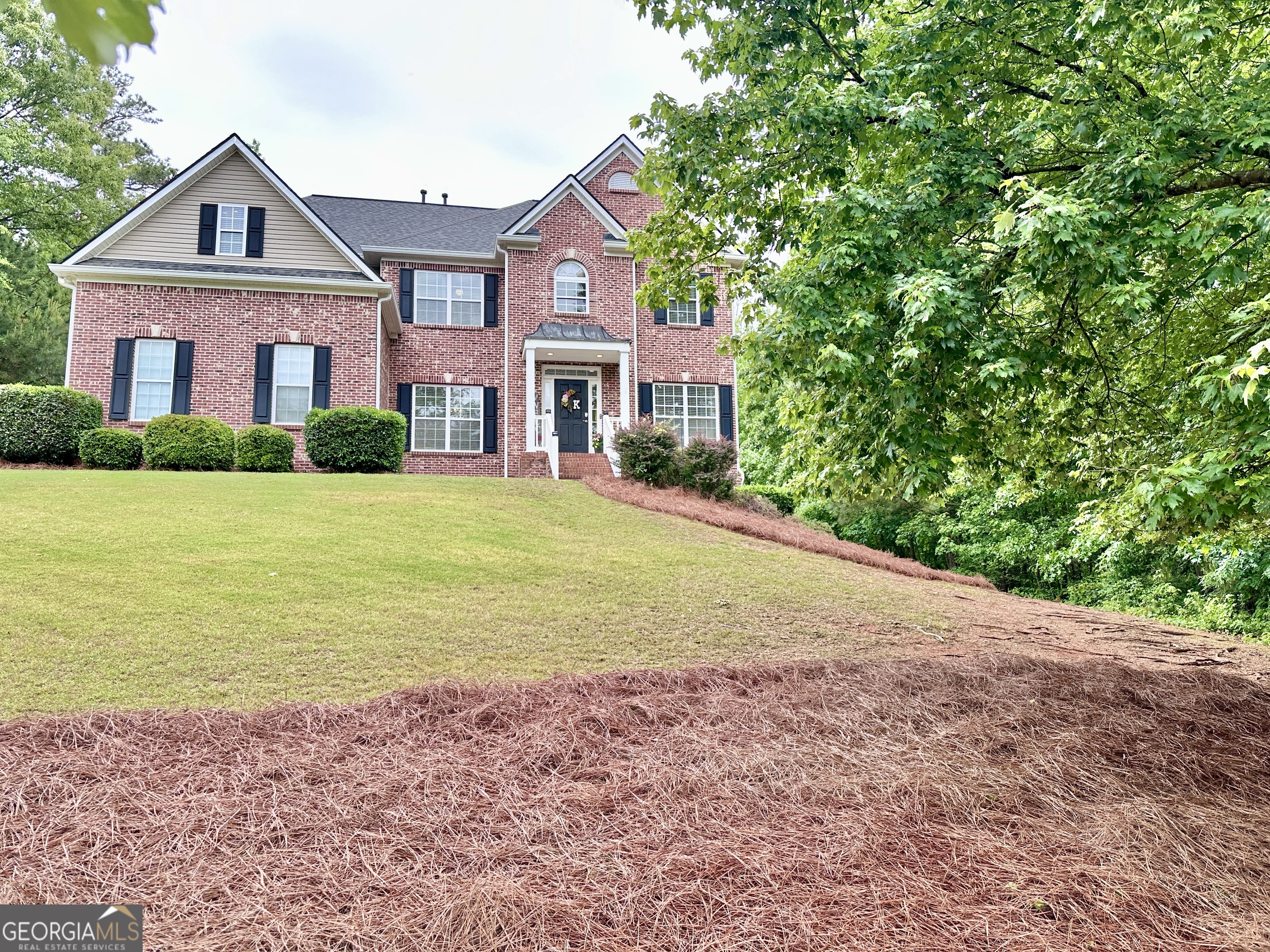 381 Rosebay LN