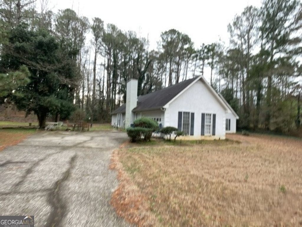 Photo of 1253 Grindenwald Drive, Jonesboro, GA 30238 (MLS # 10675405)