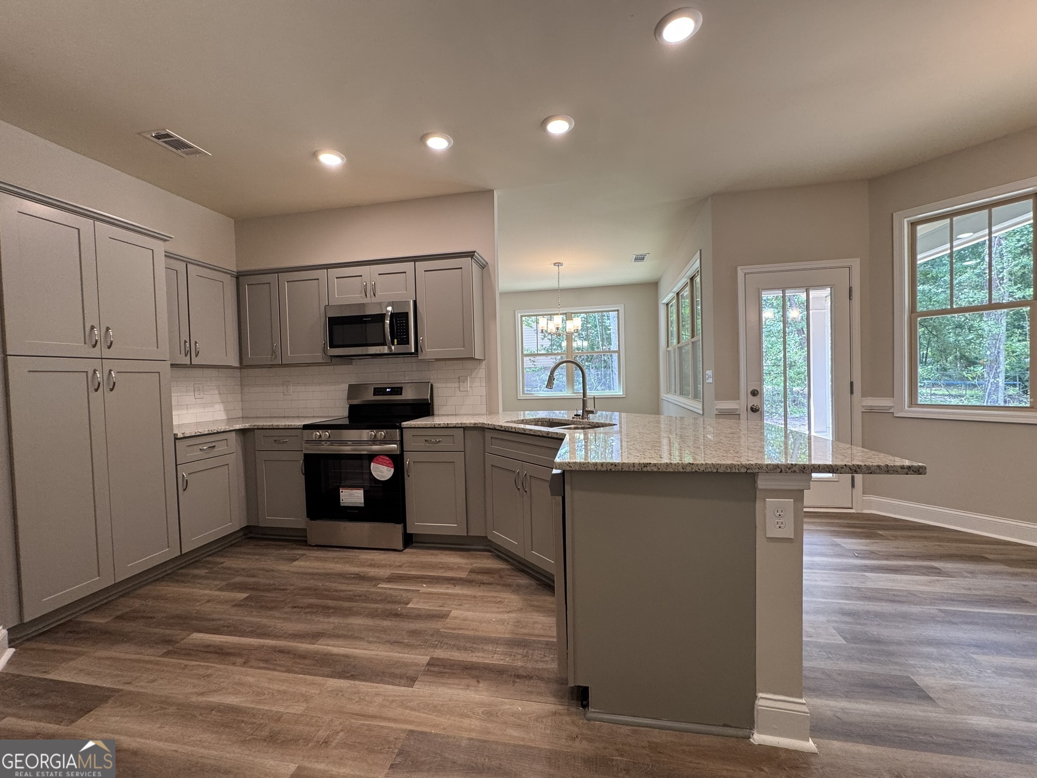 134 Country World DR