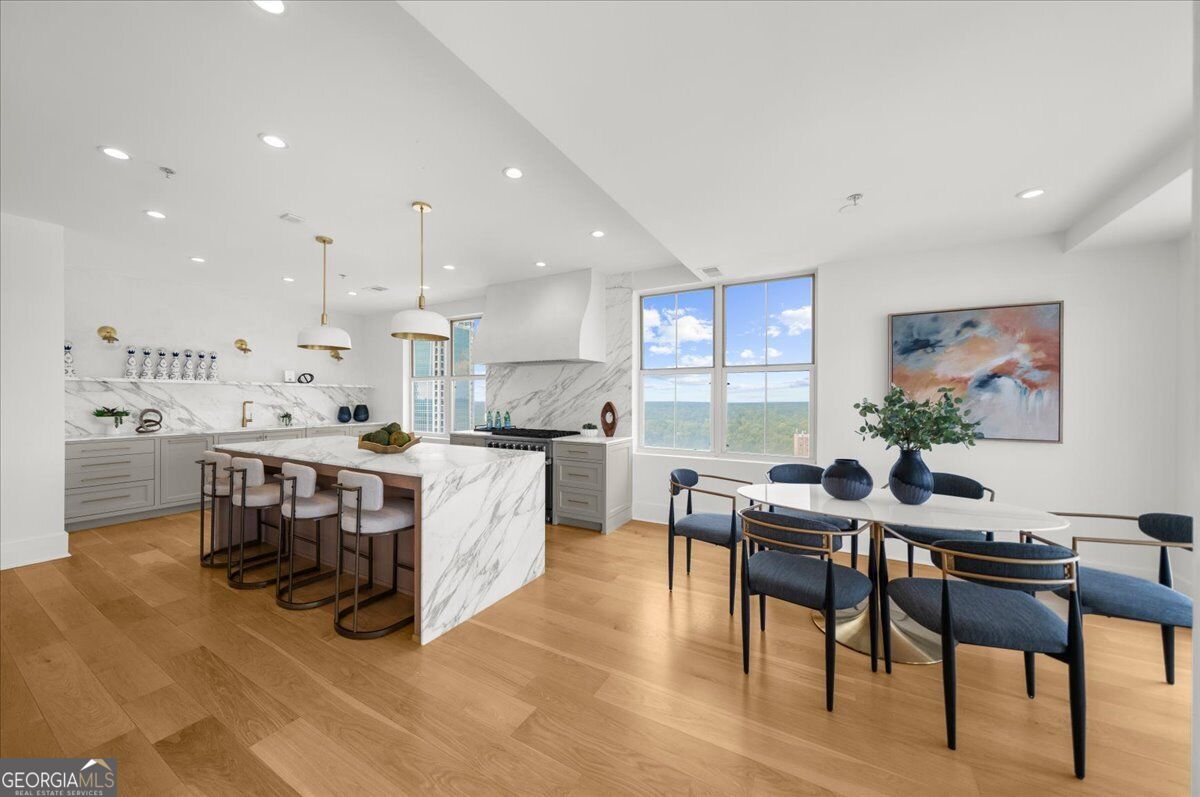 2881 Peachtree RD NE APT 2201