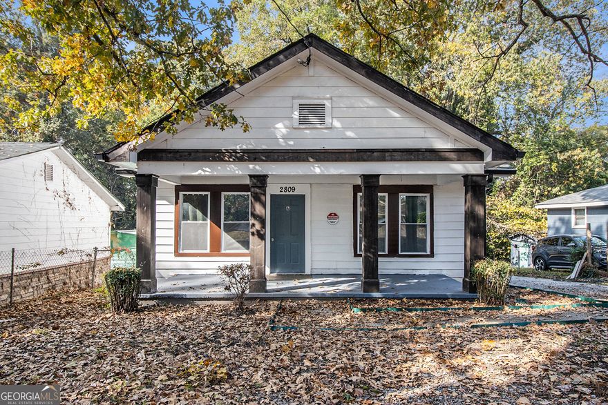 Discover the extraordinary potential of this unique property in an established, tranquil Atlanta community. Currently configured as a Duplex, this charming residence offers a rare blend of immediate rental income opportunity and the ultimate flexibility to be converted back into a spacious Single-Family Home.