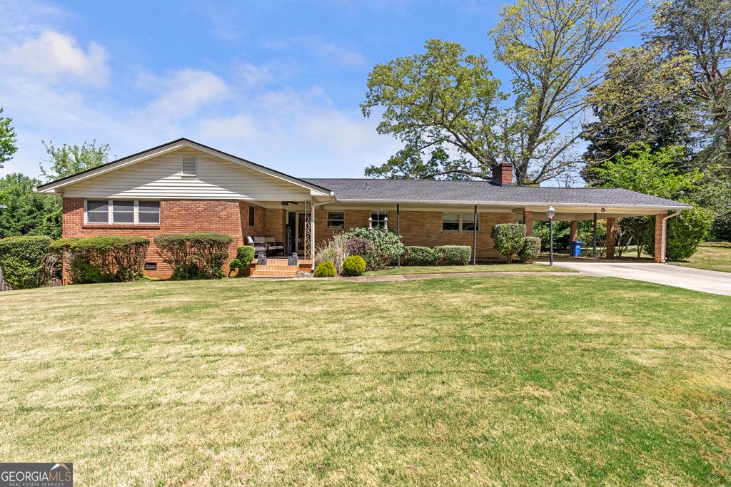 Photo of 2037 Pine Tree Trail, Gainesville, GA 30501 (MLS # 10737994)