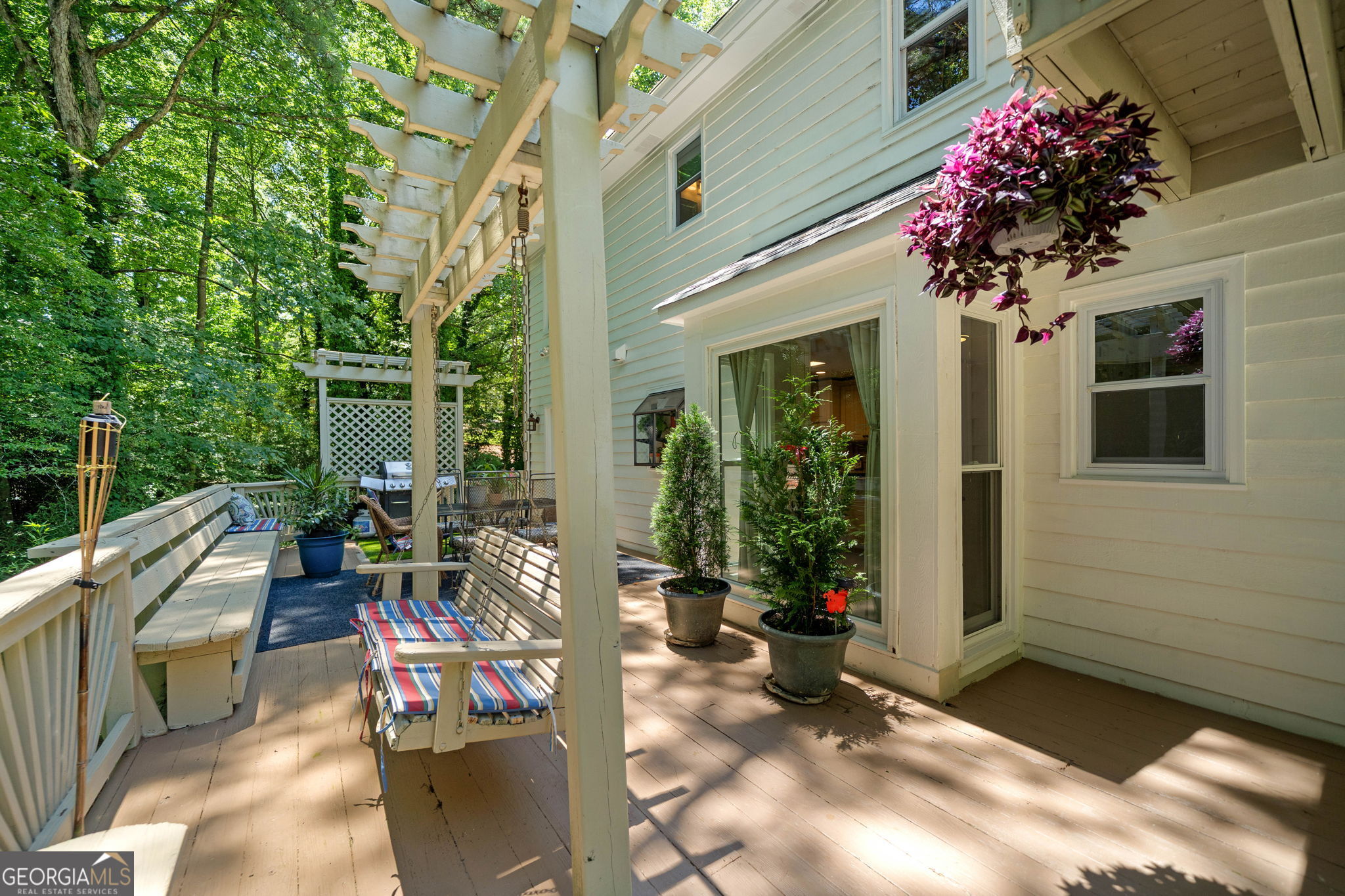411 Woodstone West DR