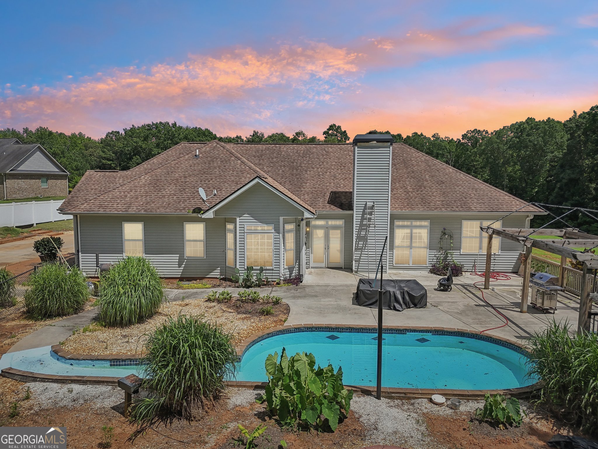 1422 New Holland CIR
