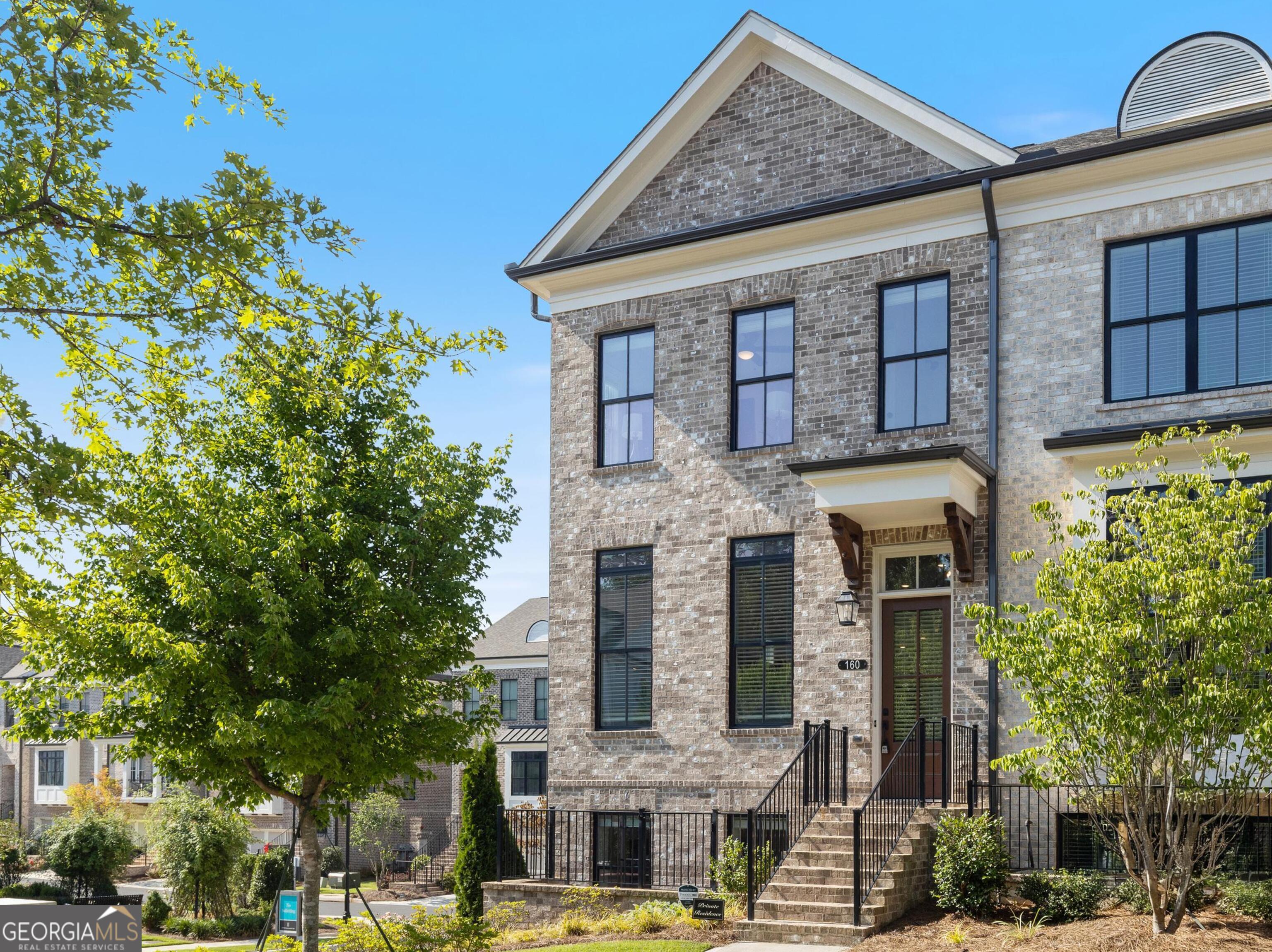 Towns on Thompson - Residential