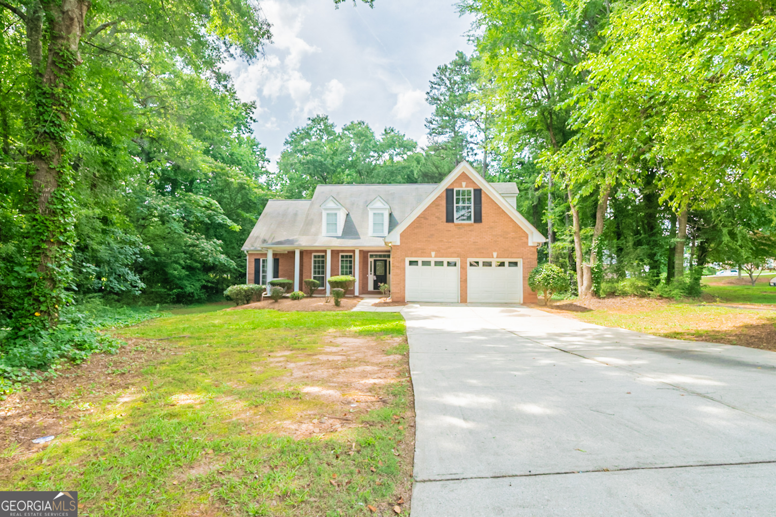 Repaired Gutters, Full Interior Paint, New Carpet, Quartz Counters, Paint Kitchen Cabinets, Stainless Appliance Package includes Range, Microwave and Dishwasher Showings are scheduled through ShowingTime.