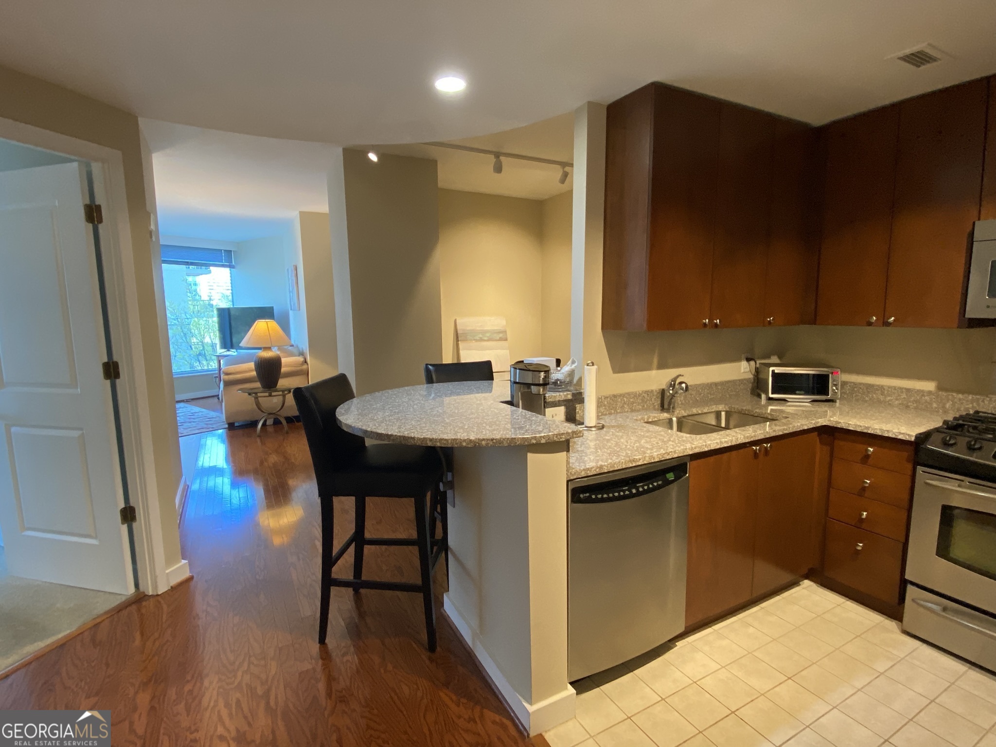3338 Peachtree RD NE APT 505