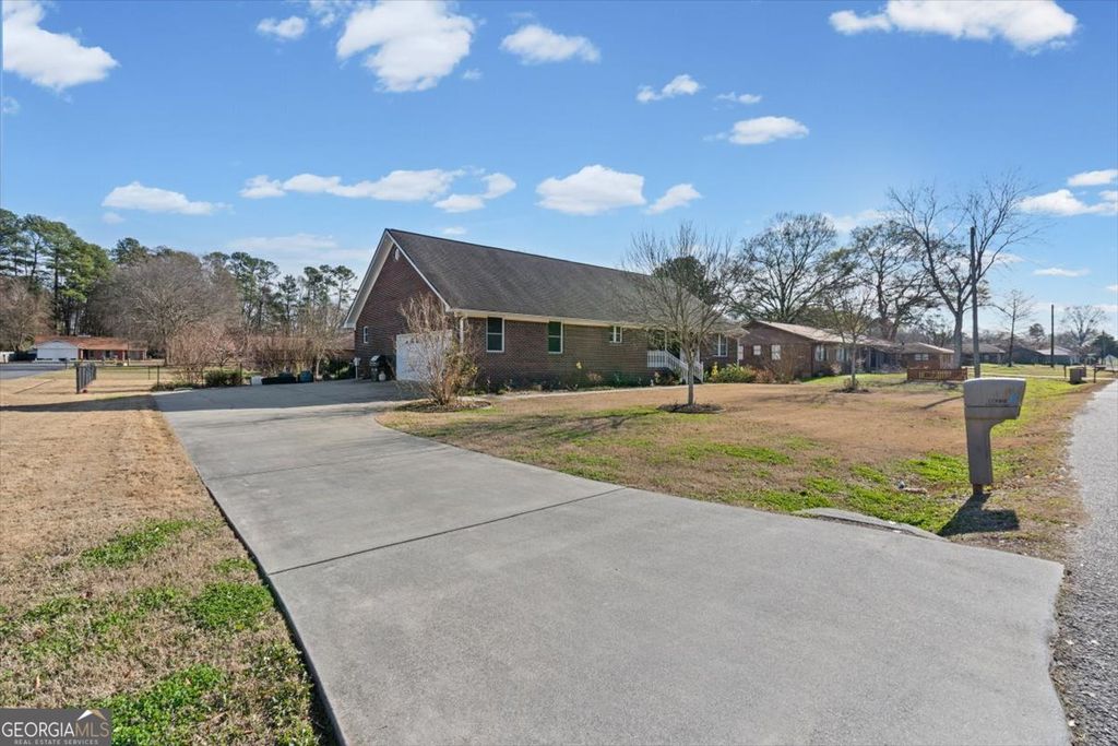 Photo of 11 Paige Street, Cartersville, GA 30121 (MLS # 10647188)