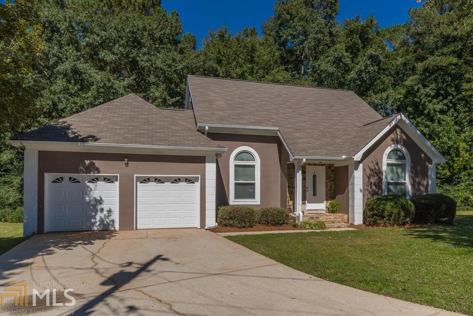 Charming 3 bdr/2.5bath home on cul-de-sac in quiet community! Home features master on main, open concept floor plan, hard flooring throughout main, beautiful level yard, and private back porch- perfect for entertaining! Updated fixtures and hardware throughout! Don't miss this one!