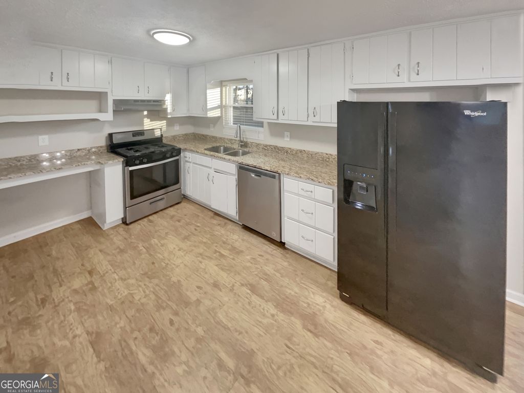 Photo of 5855 W Amalfi Way, Douglasville, GA 30135 (MLS # 10676017)