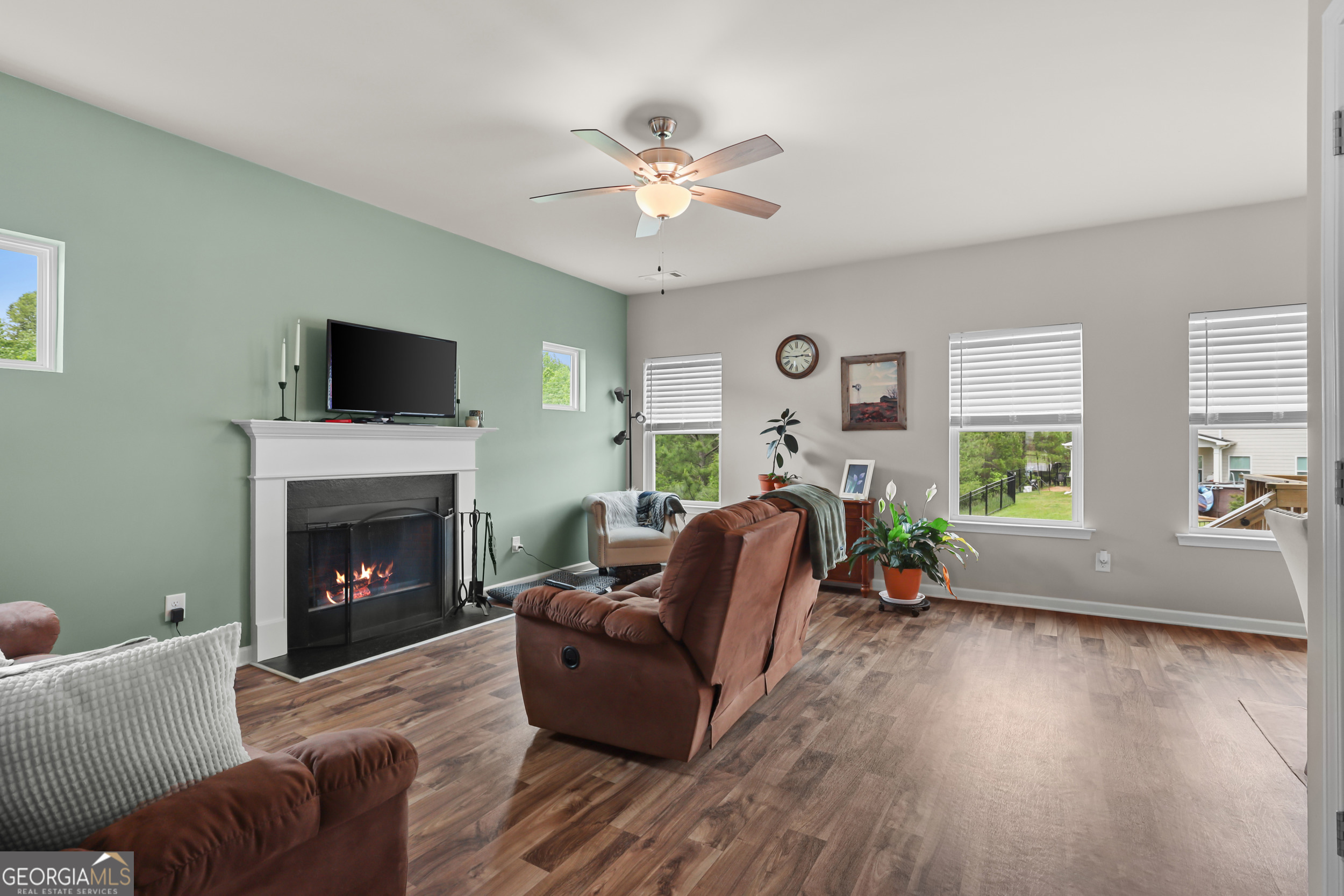 616 Huntington LN