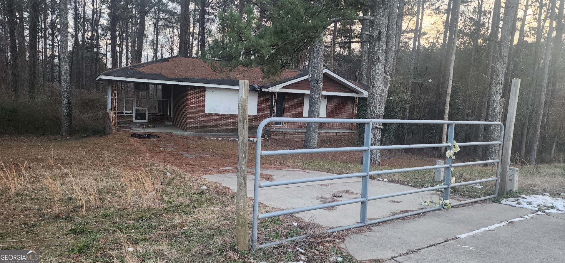 **Perfect Location** The location couldn't be better! Only five (5) minutes to the World's Busiest Airport (Atlanta Hartsfield Jackson International Airport). Just off I-285 at Riverdale Road providing easy access to major thoroughfares. Plus, you're only a short drive away from the Atlanta Hartsfield Jackson Airport. This spot is not just a place; it's a gateway to opportunities! **Exciting Development Opportunity in College Park!** Are you on the lookout for a prime development opportunity? Look no further! We have a fantastic 1.81-acre commercial parcel available in the vibrant College Park area, ideally situated for maximum exposure and accessibility. **Zoned for Success** With a C-3 zoning designation, the possibilities for this site are extensive-think retail spaces, restaurants, service businesses, and more! Whether you envision renovating the existing 1-story structure or starting fresh with a new build, the canvas is yours to create. **Utilities Ready to Go** All essential utilities are available, making the development process smoother and more efficient. Imagine the potential for your project with everything you need right at your fingertips! Don't miss out on this outstanding opportunity to invest in a location with endless potential. Whether you're a seasoned developer or looking to make your mark, this site is ready for your vision. Let's make your dreams a reality in College Park!